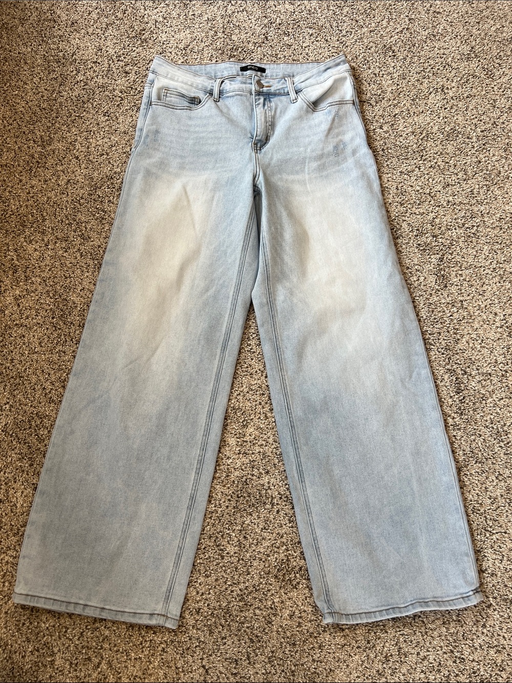 Classic Light Wash Wide-Leg Jeans for Women